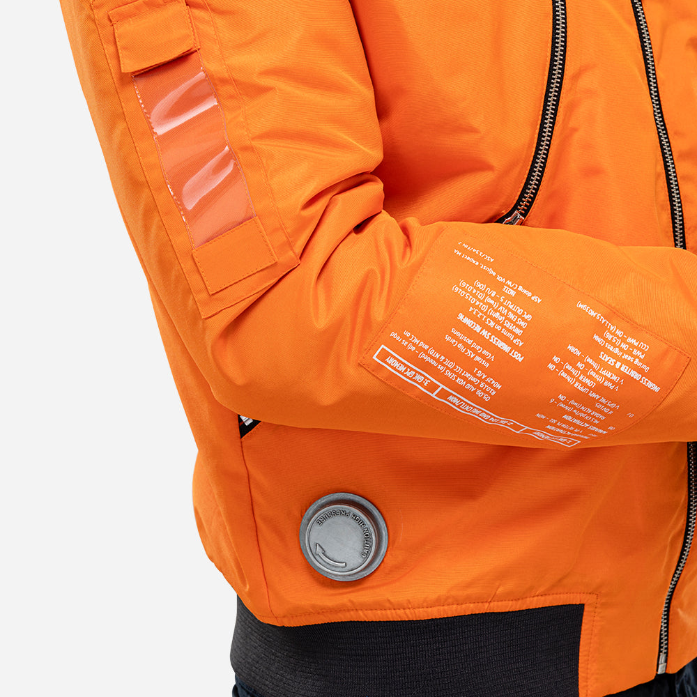 détails tenue STS